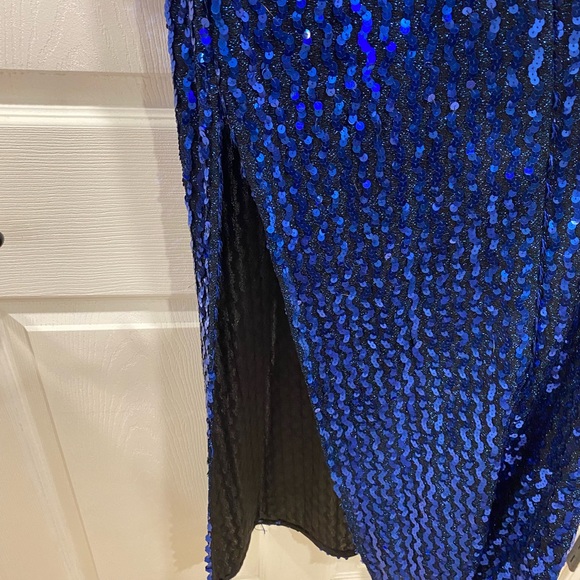 Jarrod’s sapphire blue sequin formal gown. Size 9/10 - Picture 7 of 12